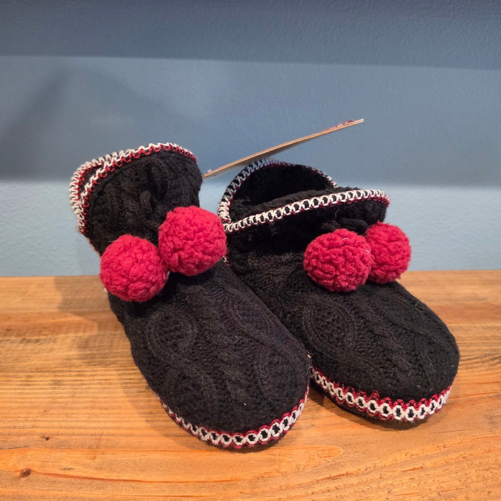 Muk Luks Womens Slipper Booties Black Red Fair Isle Reindeer Pom Poms Small 5-6